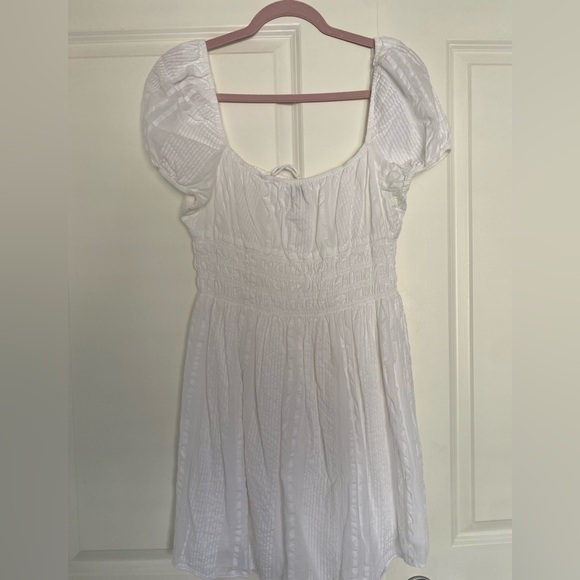 Aritzia Dresses & Skirts - Aritzia Sunday Best White Puff Sleeve mini Dress